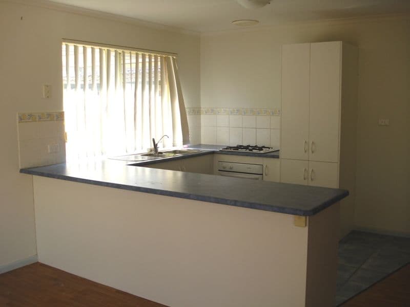 26 Enmore Drive, CRAIGMORE SA 5114, Craigmore - Thumbnail 2