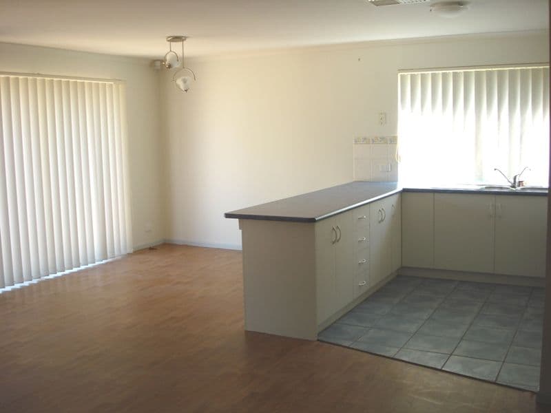 26 Enmore Drive, CRAIGMORE SA 5114, Craigmore - Thumbnail 3