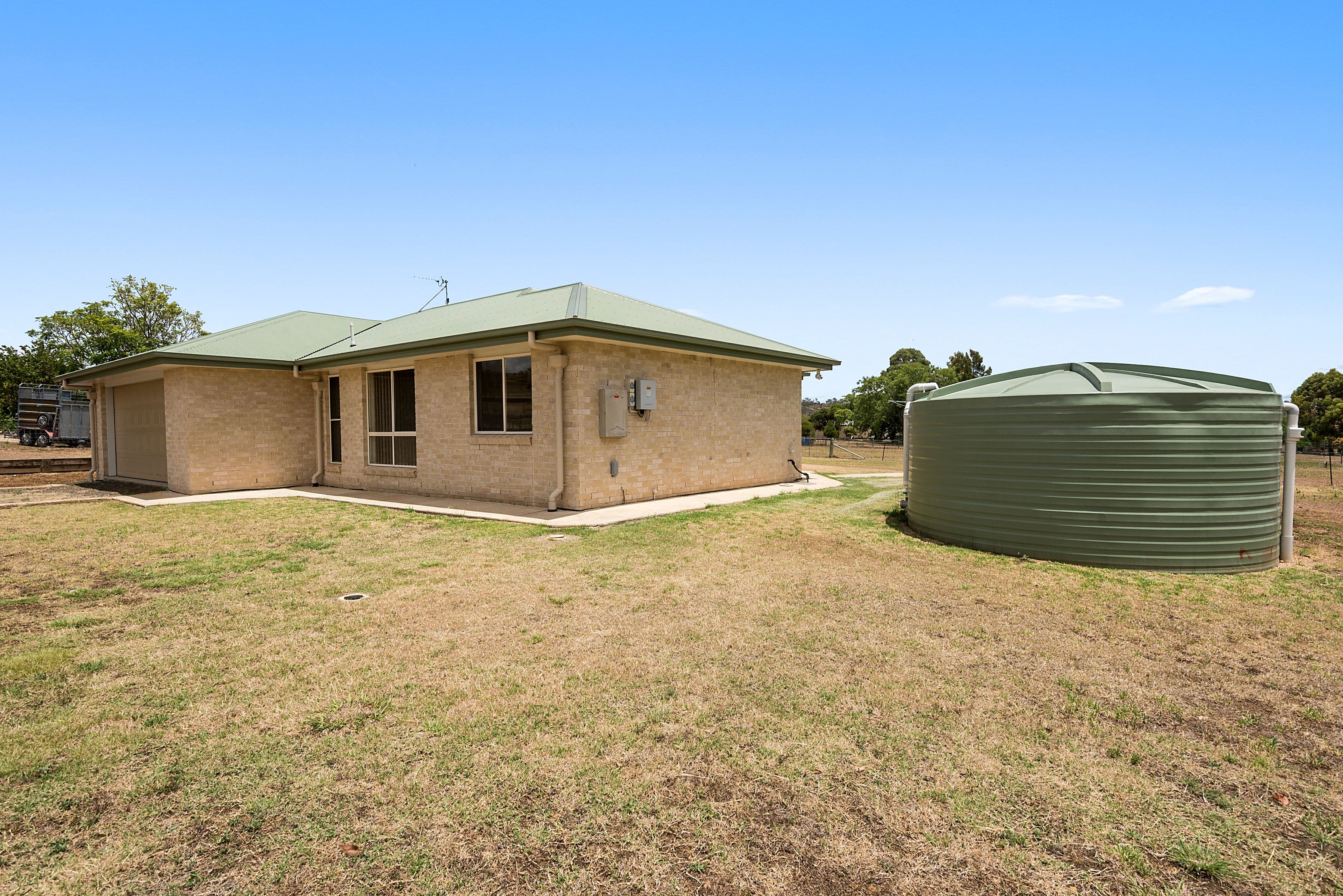 4 Leslie Street, East Greenmount QLD 4359, East Greenmount - Image 1