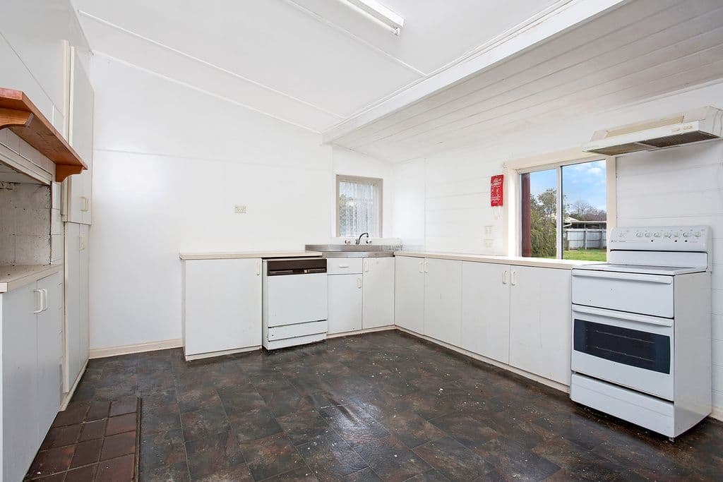 9 Harrison Street, Camperdown VIC 3260, Camperdown - Thumbnail 3