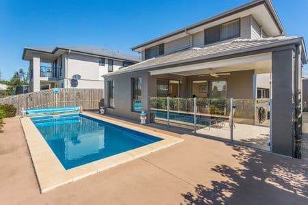2 Halyard Crescent, Hope Island QLD 4212, Hope Island - Thumbnail 2