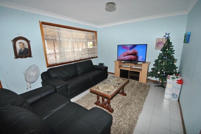 74 Prentice Avenue, Old Erowal Bay - Thumbnail 2