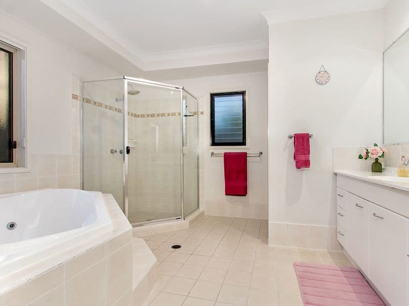 4 Ontario Court, Oxenford QLD 4210, Oxenford - Thumbnail 8