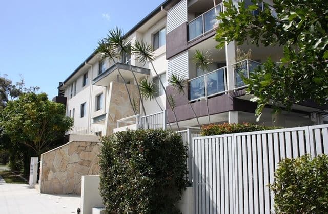 21 Middle Street, LABRADOR QLD 4215, Labrador - Thumbnail 2