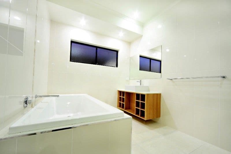 18 Whitehaven Crescent, CANNONVALE QLD 4802, Cannonvale - Thumbnail 6