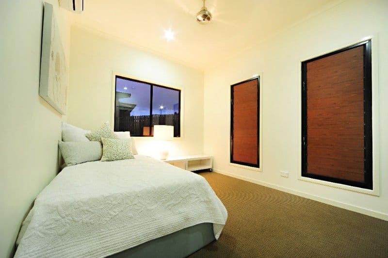 18 Whitehaven Crescent, CANNONVALE QLD 4802, Cannonvale - Thumbnail 7