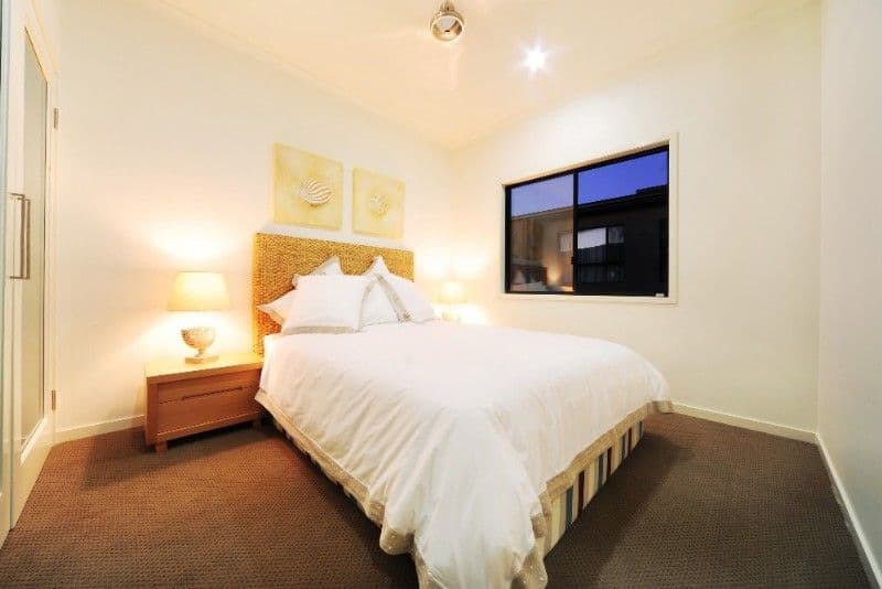 18 Whitehaven Crescent, CANNONVALE QLD 4802, Cannonvale - Thumbnail 8