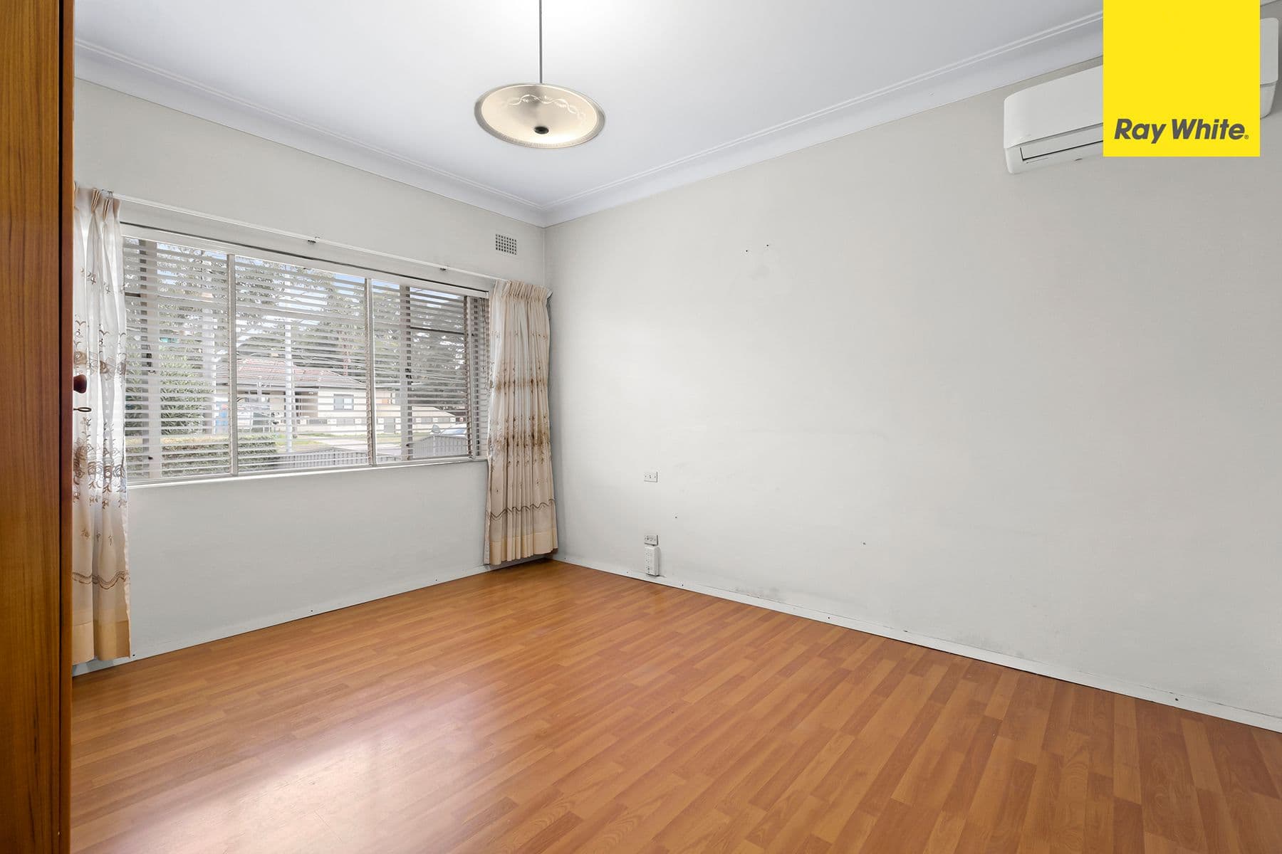 11 Endeavour Road, Georges Hall NSW 2198, Georges Hall - Thumbnail 3