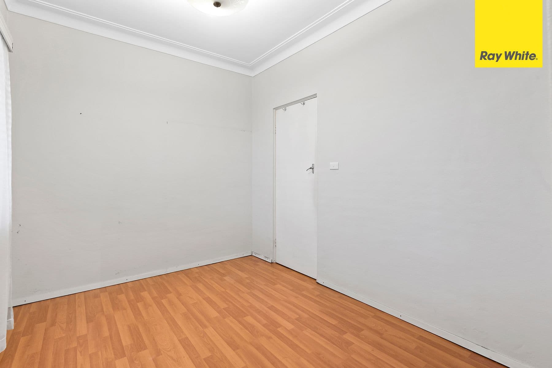 11 Endeavour Road, Georges Hall NSW 2198, Georges Hall - Thumbnail 4