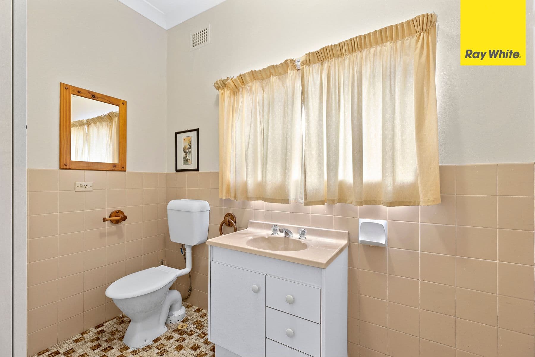 11 Endeavour Road, Georges Hall NSW 2198, Georges Hall - Thumbnail 5