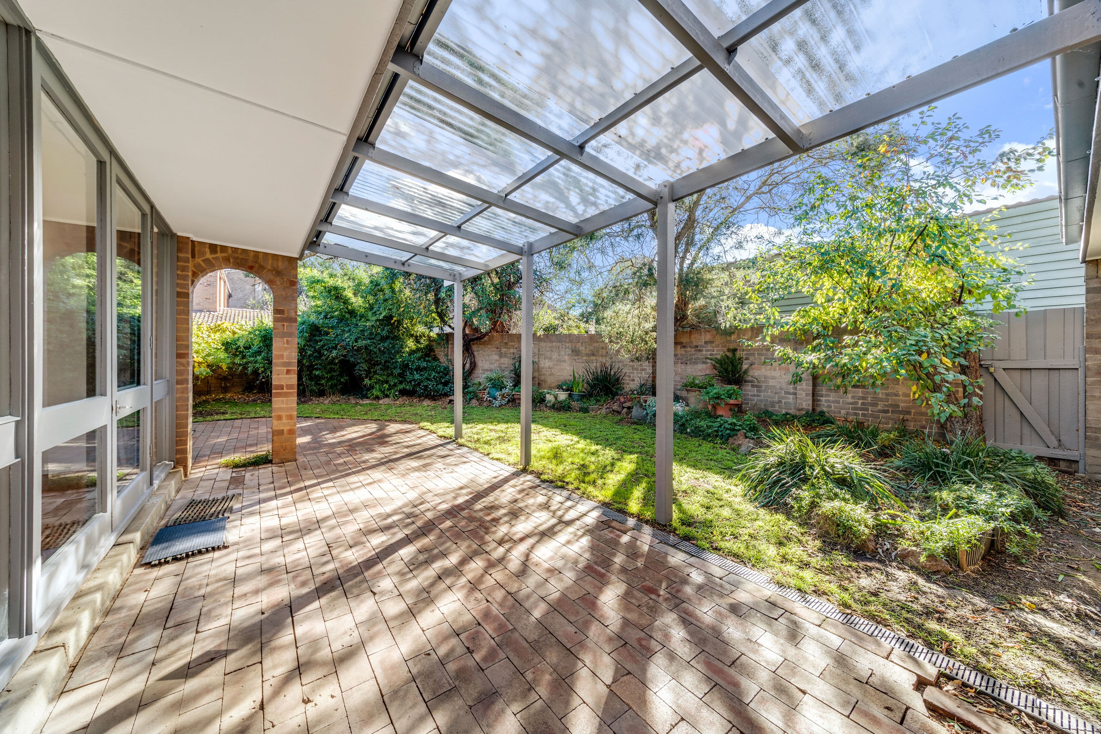 33 Barnet Close, Phillip ACT 2606, Phillip - Thumbnail 2
