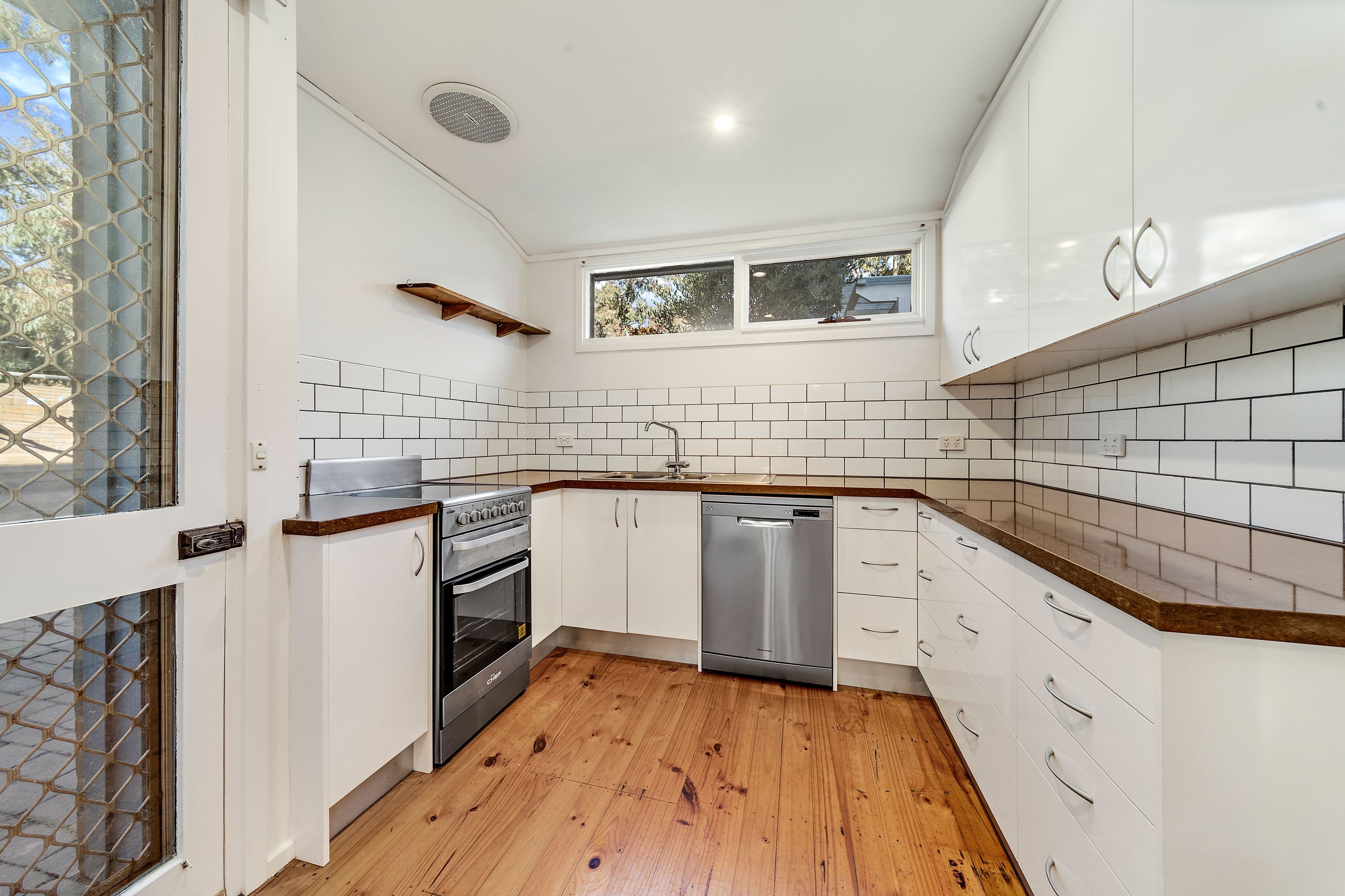 33 Barnet Close, Phillip ACT 2606, Phillip - Thumbnail 6