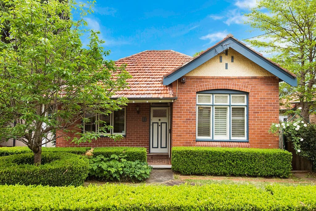 11 Ferncourt Avenue, Roseville - Image 1
