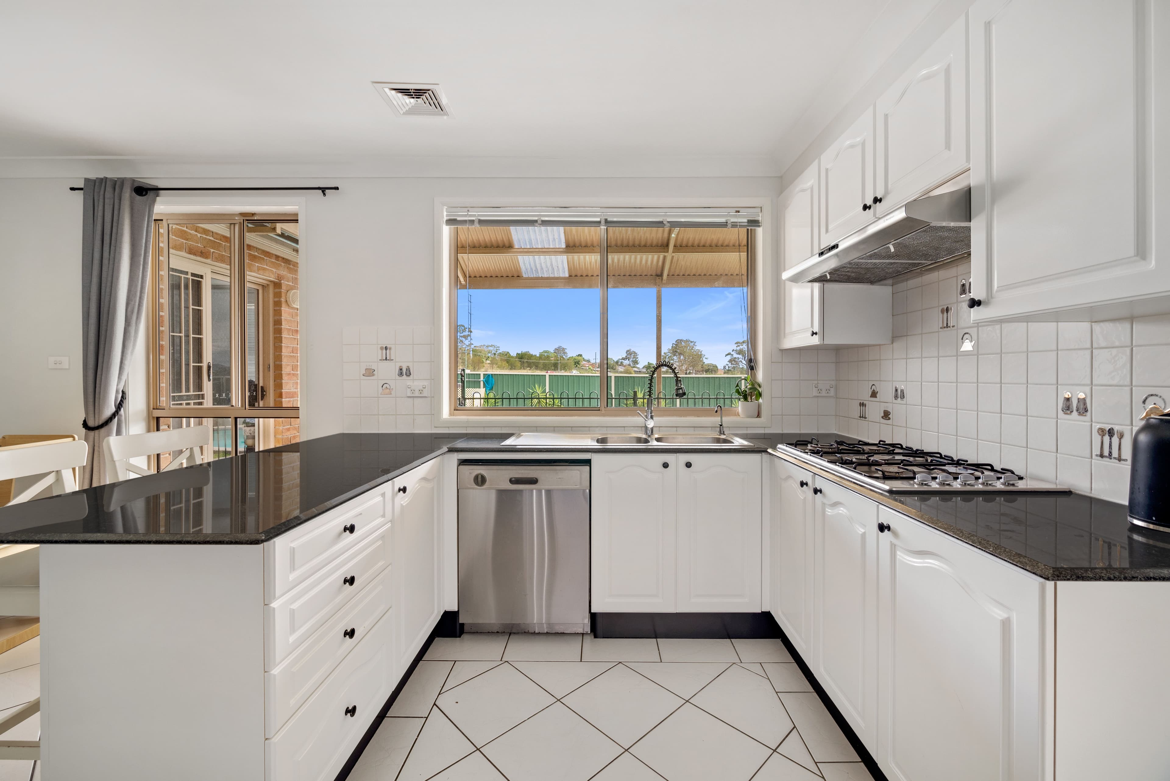 42 Livingstone Avenue, Ingleburn NSW 2565, Ingleburn - Thumbnail 5