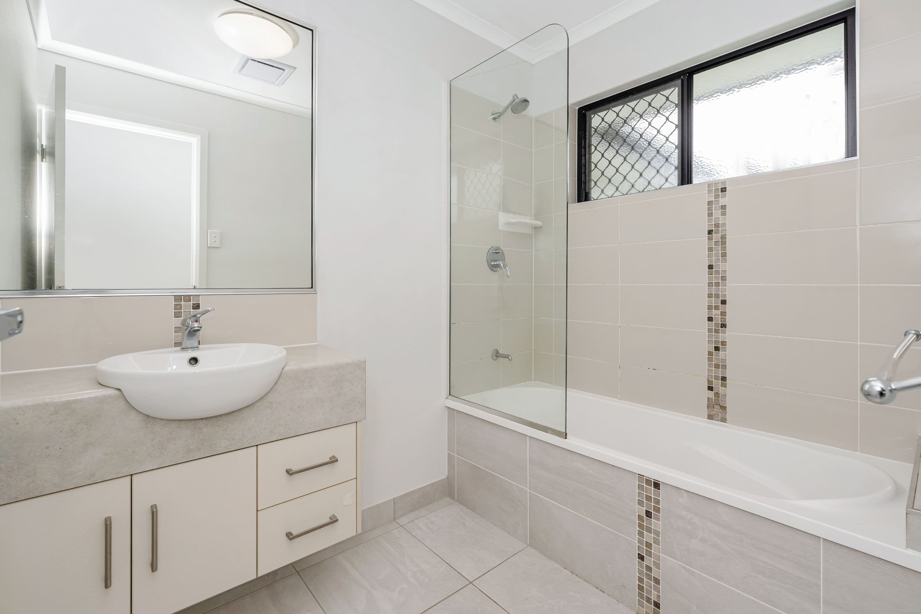 52 Conway Street, Mount Low QLD 4818, Mount Low - Thumbnail 4
