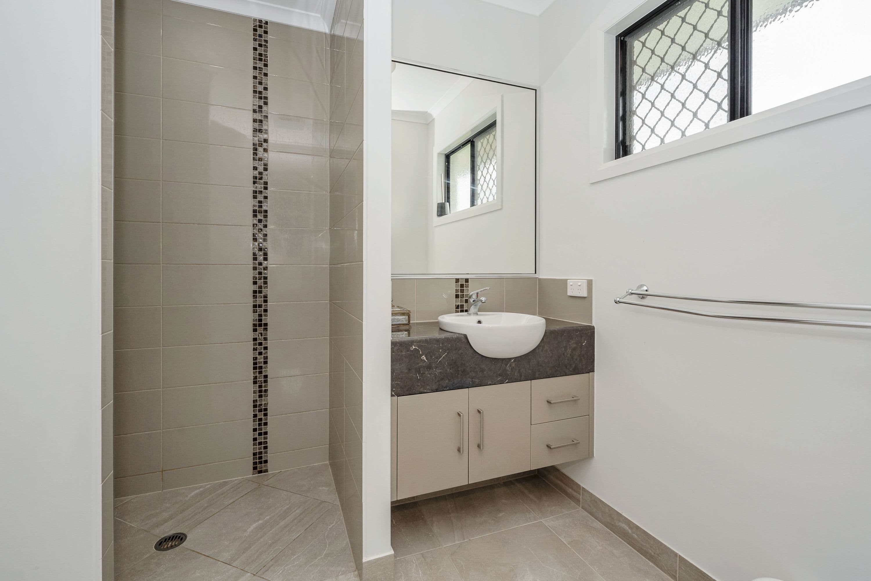 52 Conway Street, Mount Low QLD 4818, Mount Low - Thumbnail 6