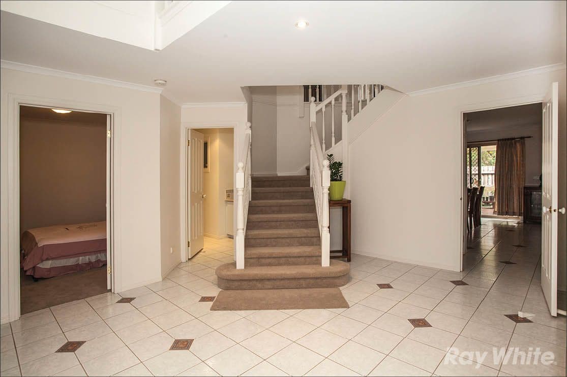 8 Peartree Way, Glen Waverley VIC 3150, Glen Waverley - Thumbnail 2
