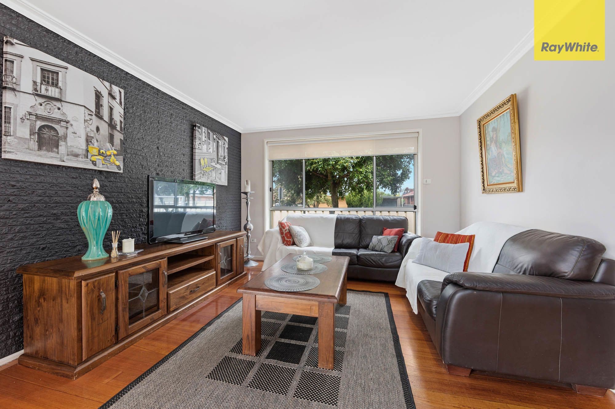 8 Chelmsford Crescent, St Albans VIC 3021, St Albans - Image 1