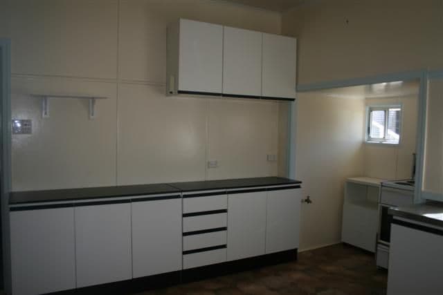 87 Hawthorne Street, ROMA QLD 4455, Roma - Thumbnail 2