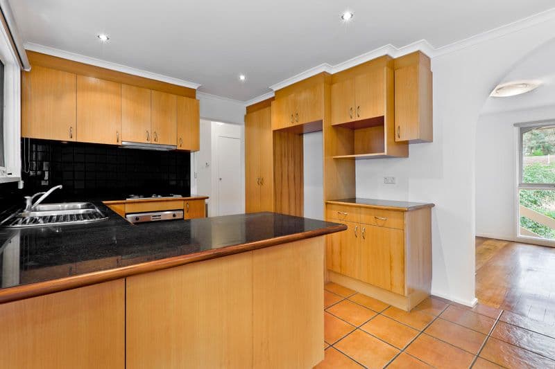 15 Booyan Crescent, GREENSBOROUGH VIC 3088, Greensborough - Thumbnail 3