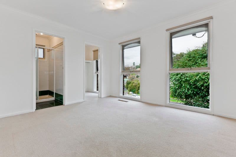 15 Booyan Crescent, GREENSBOROUGH VIC 3088, Greensborough - Thumbnail 4