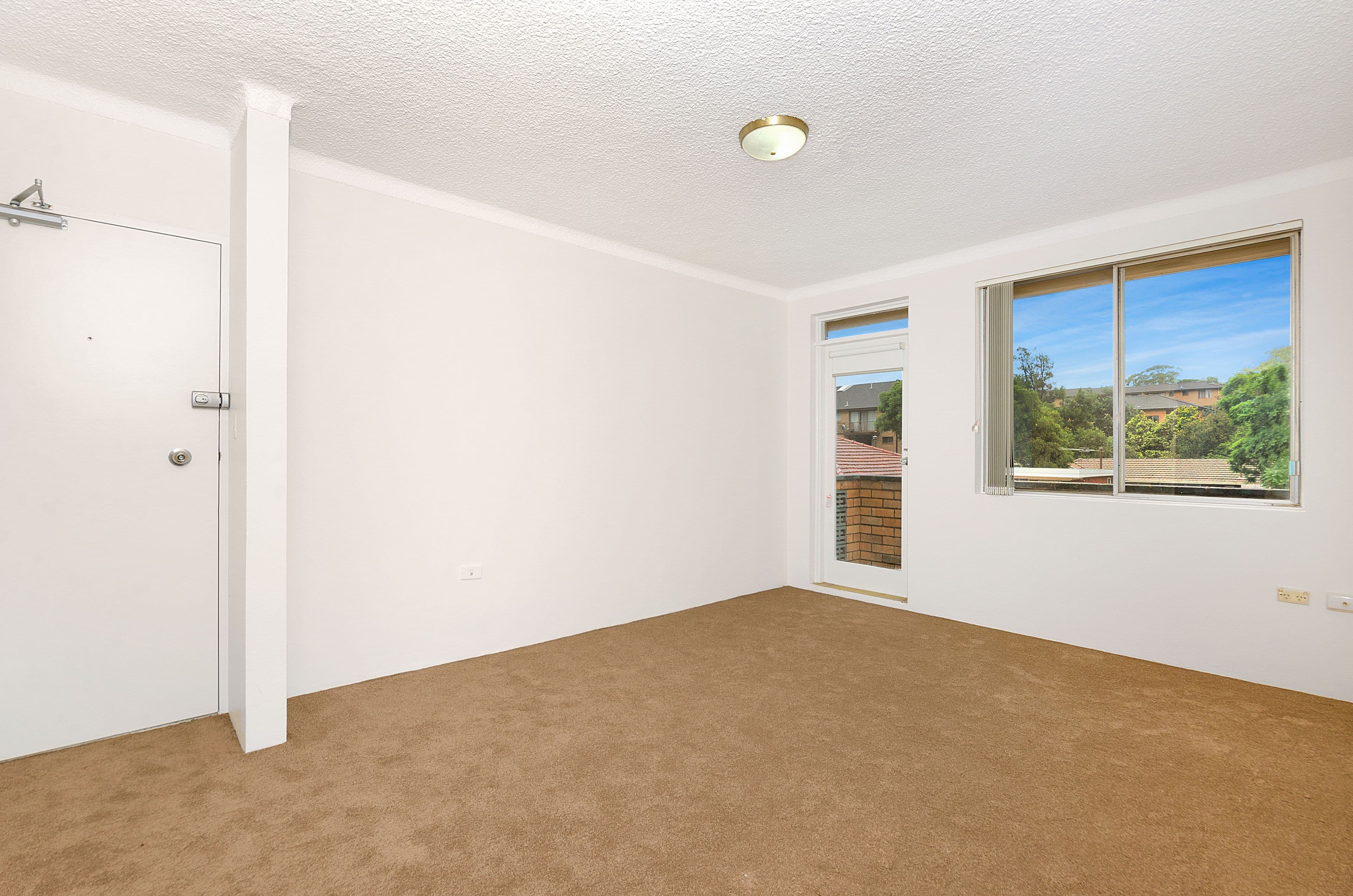 7 Curzon Street, Ryde - Thumbnail 2