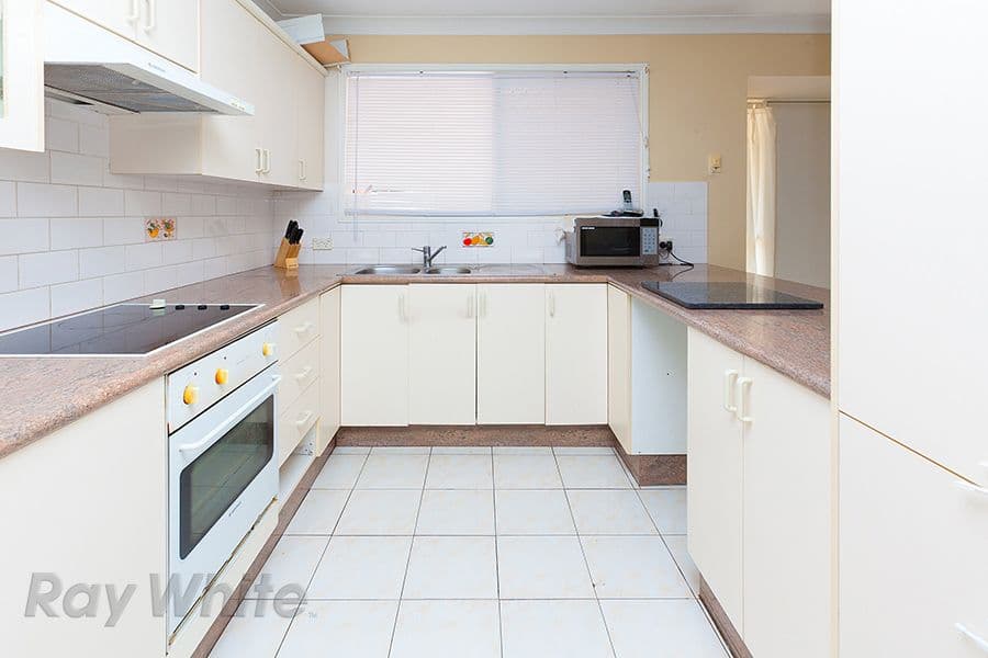 6 Giza Court, CAMIRA QLD 4300, Camira - Thumbnail 2