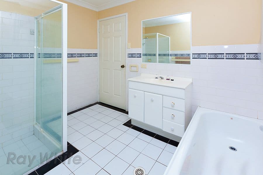 6 Giza Court, CAMIRA QLD 4300, Camira - Thumbnail 6