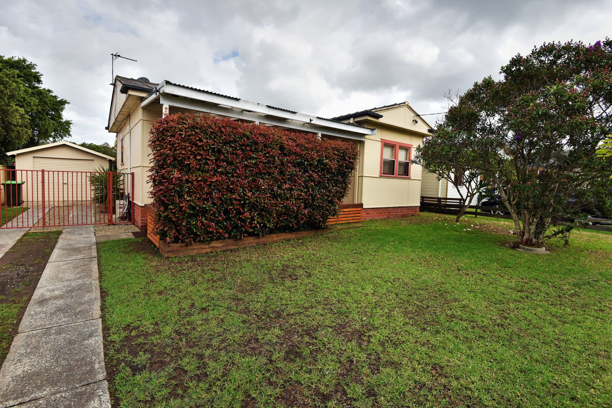 9 Simpson Parade, Albion Park - Image 1