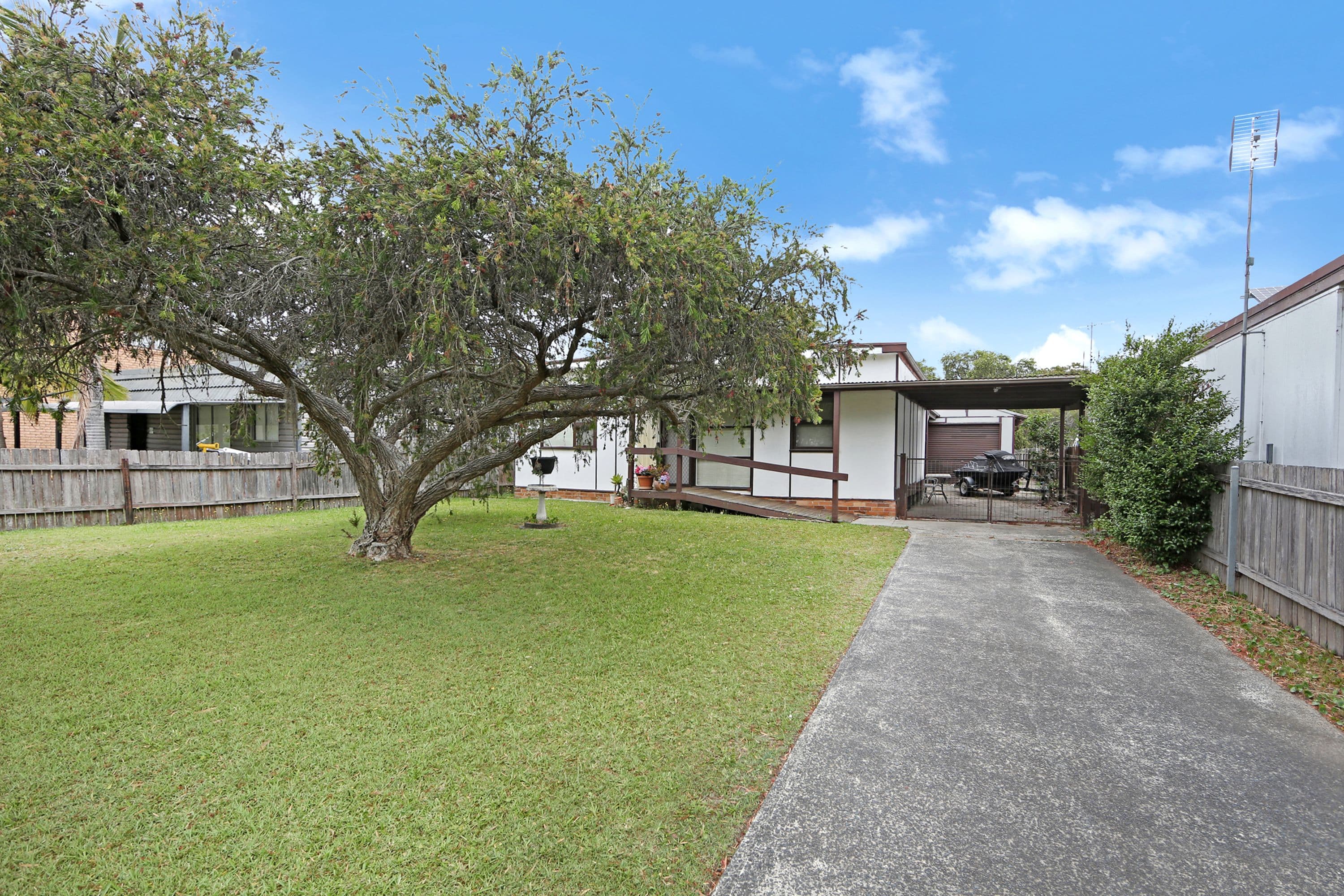 64 Chelmsford Road, Lake Haven - Thumbnail 3