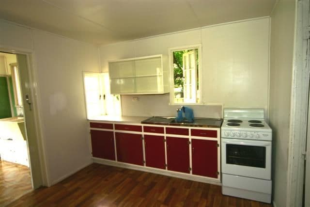 59 Nicholson Street, DALBY QLD 4405, Dalby - Thumbnail 2