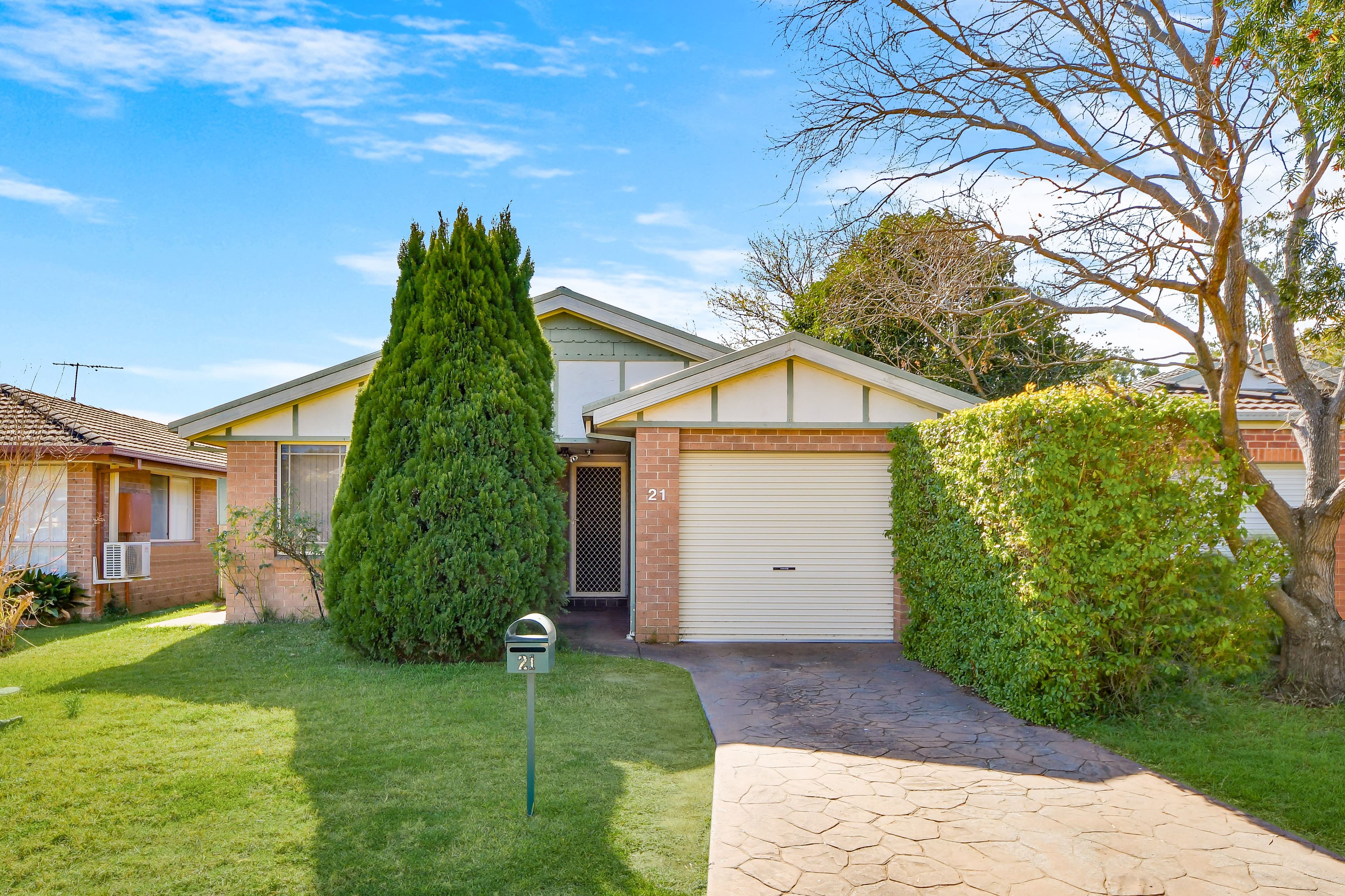 21 Bellwood Close, Werrington - Image 1