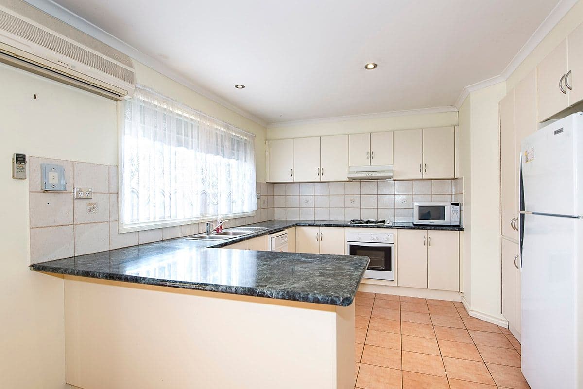 24 Jasmine Drive, Mill Park VIC 3082, Mill Park - Thumbnail 2
