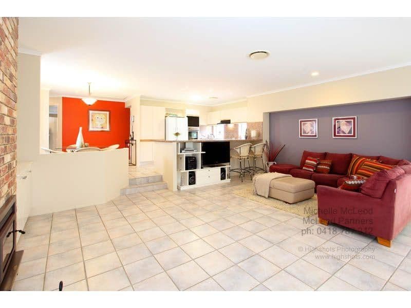 18 Chadston Close, KENMORE HILLS QLD 4069, Kenmore Hills - Thumbnail 3