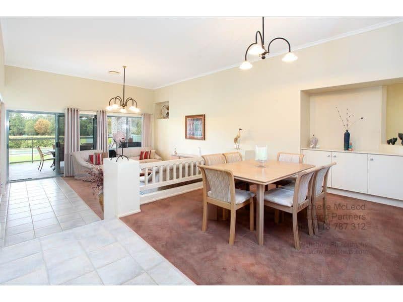 18 Chadston Close, KENMORE HILLS QLD 4069, Kenmore Hills - Thumbnail 4