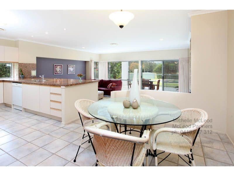 18 Chadston Close, KENMORE HILLS QLD 4069, Kenmore Hills - Thumbnail 6