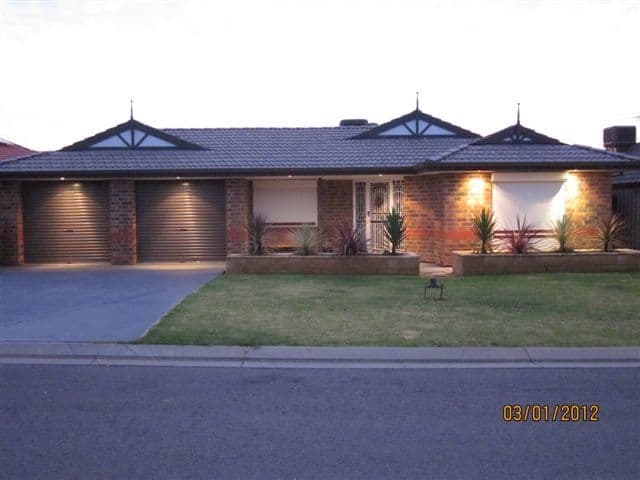 10 Watchet Lane, CRAIGMORE SA 5114, Craigmore - Thumbnail 2