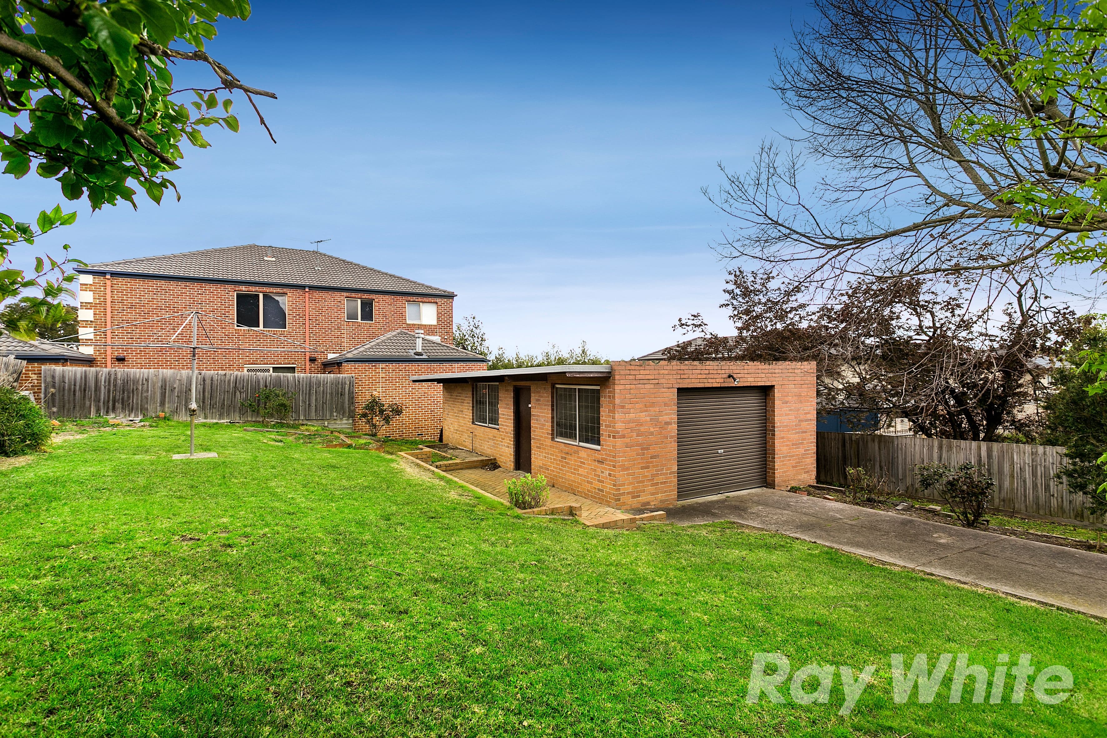 3 Adrienne Crescent, Mount Waverley VIC 3149, Mount Waverley - Thumbnail 2