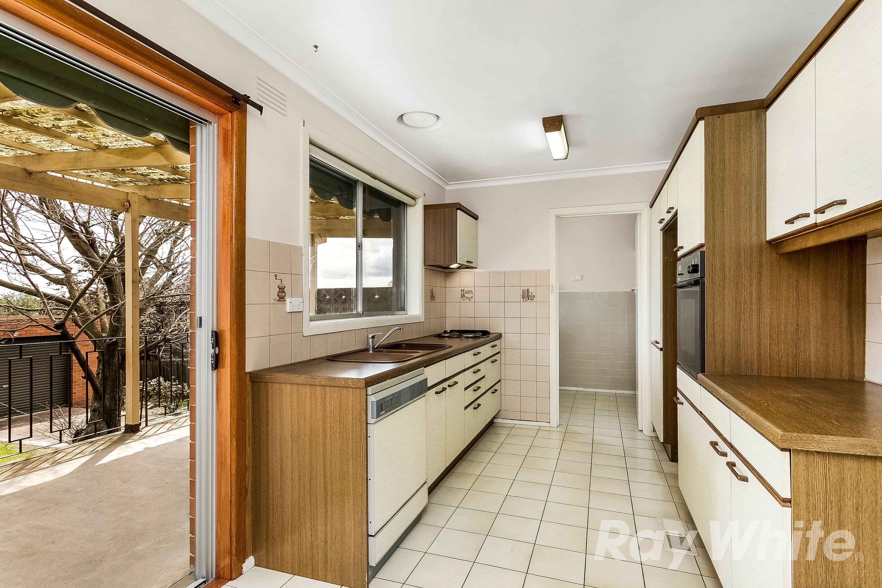 3 Adrienne Crescent, Mount Waverley VIC 3149, Mount Waverley - Thumbnail 6