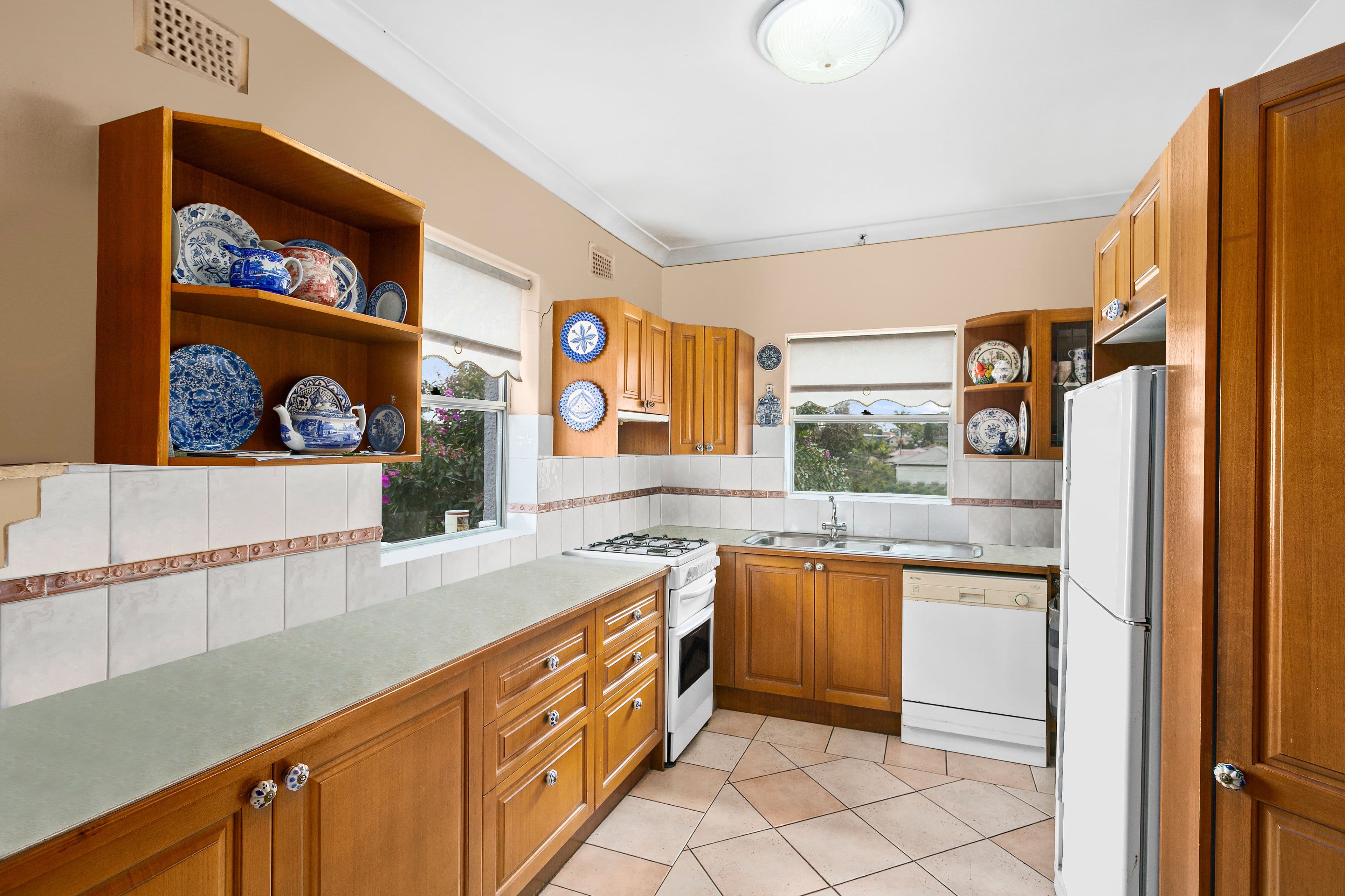 49 Mavis Avenue, Peakhurst NSW 2210, Peakhurst - Thumbnail 3