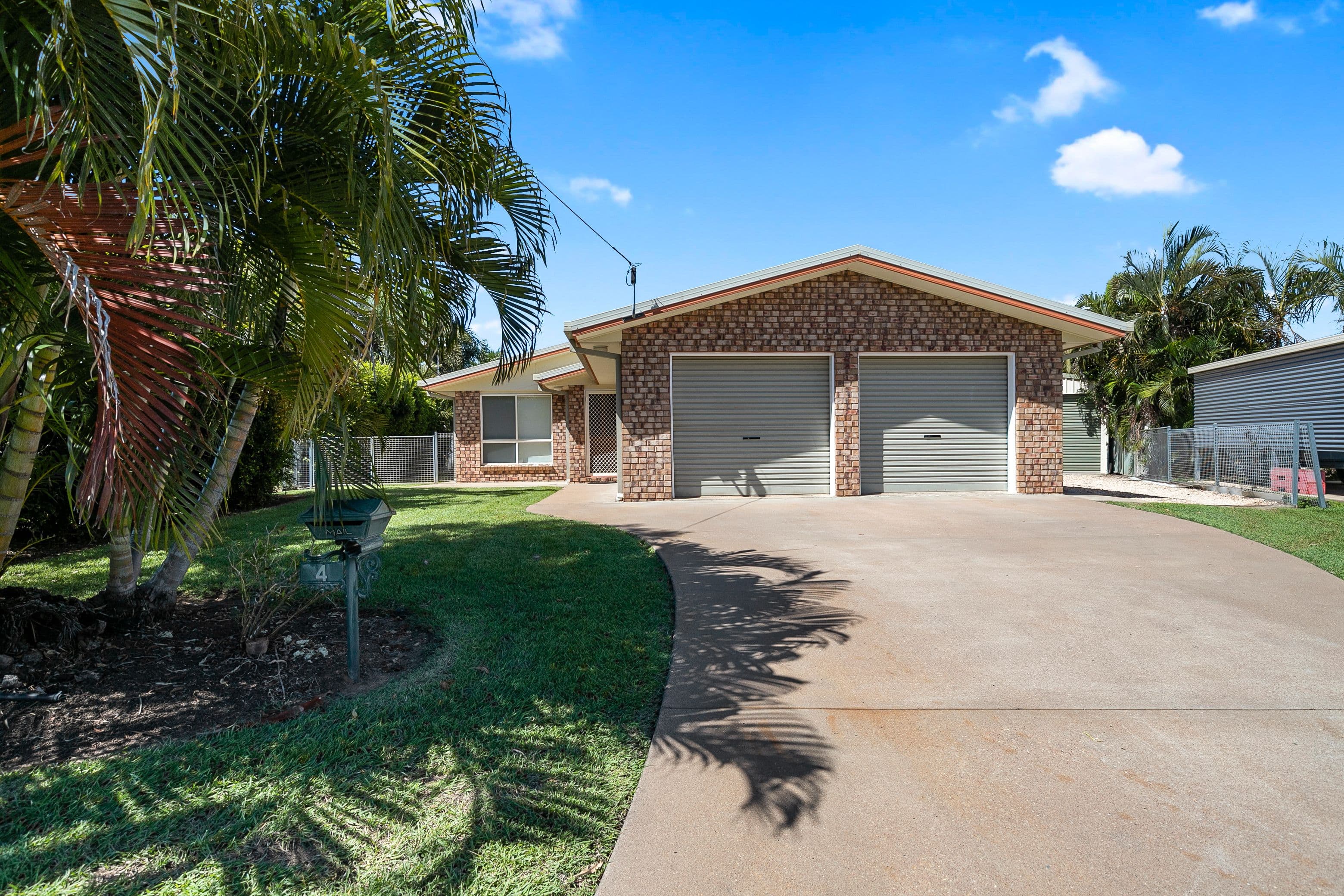 4 Smith Place, Emerald QLD 4720, Emerald - Image 1