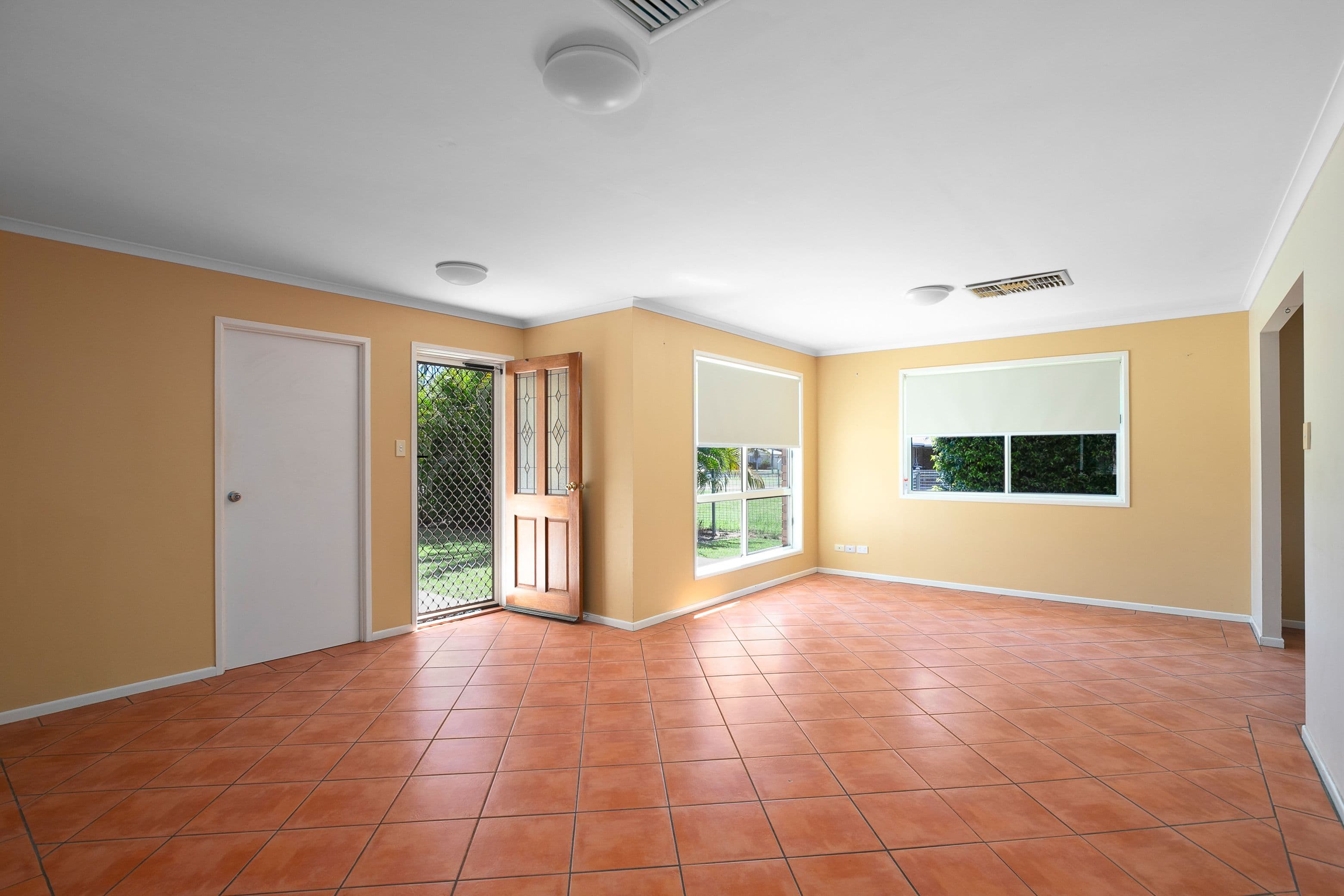 4 Smith Place, Emerald QLD 4720, Emerald - Thumbnail 4