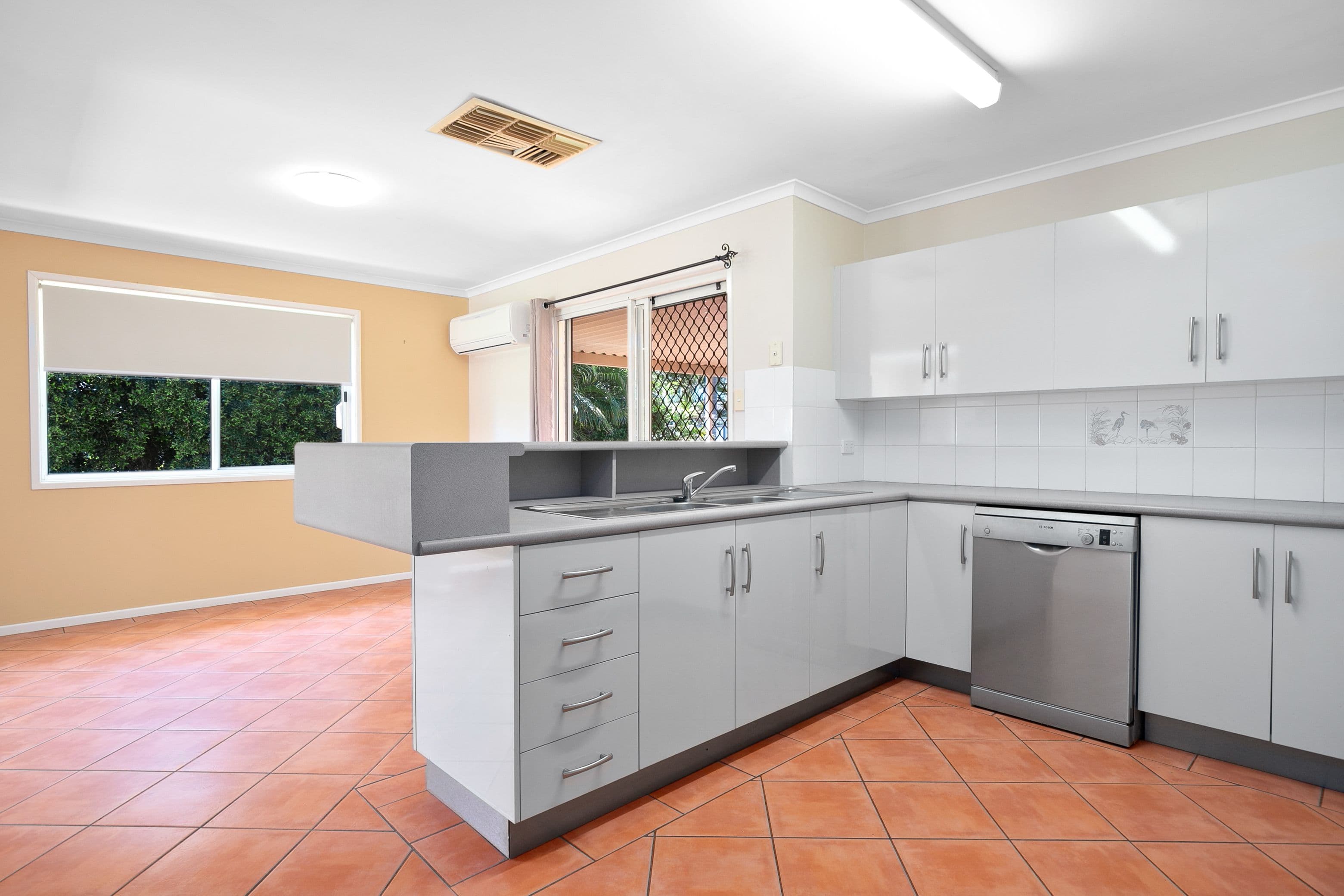 4 Smith Place, Emerald QLD 4720, Emerald - Thumbnail 8