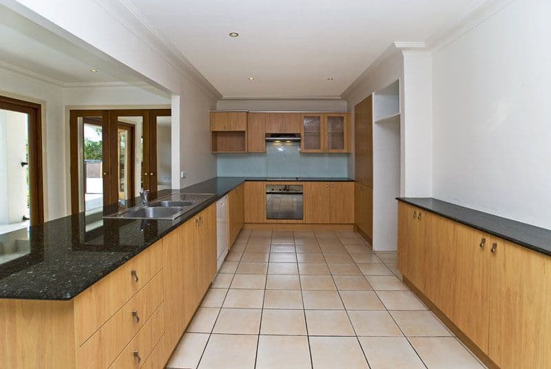 98 Gibraltar Drive, ISLE OF CAPRI QLD 4217, Isle Of Capri - Thumbnail 6