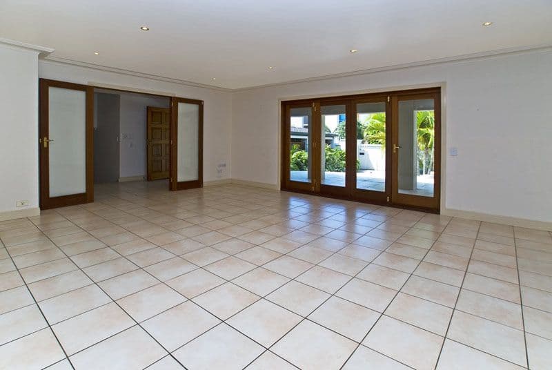 98 Gibraltar Drive, ISLE OF CAPRI QLD 4217, Isle Of Capri - Thumbnail 7