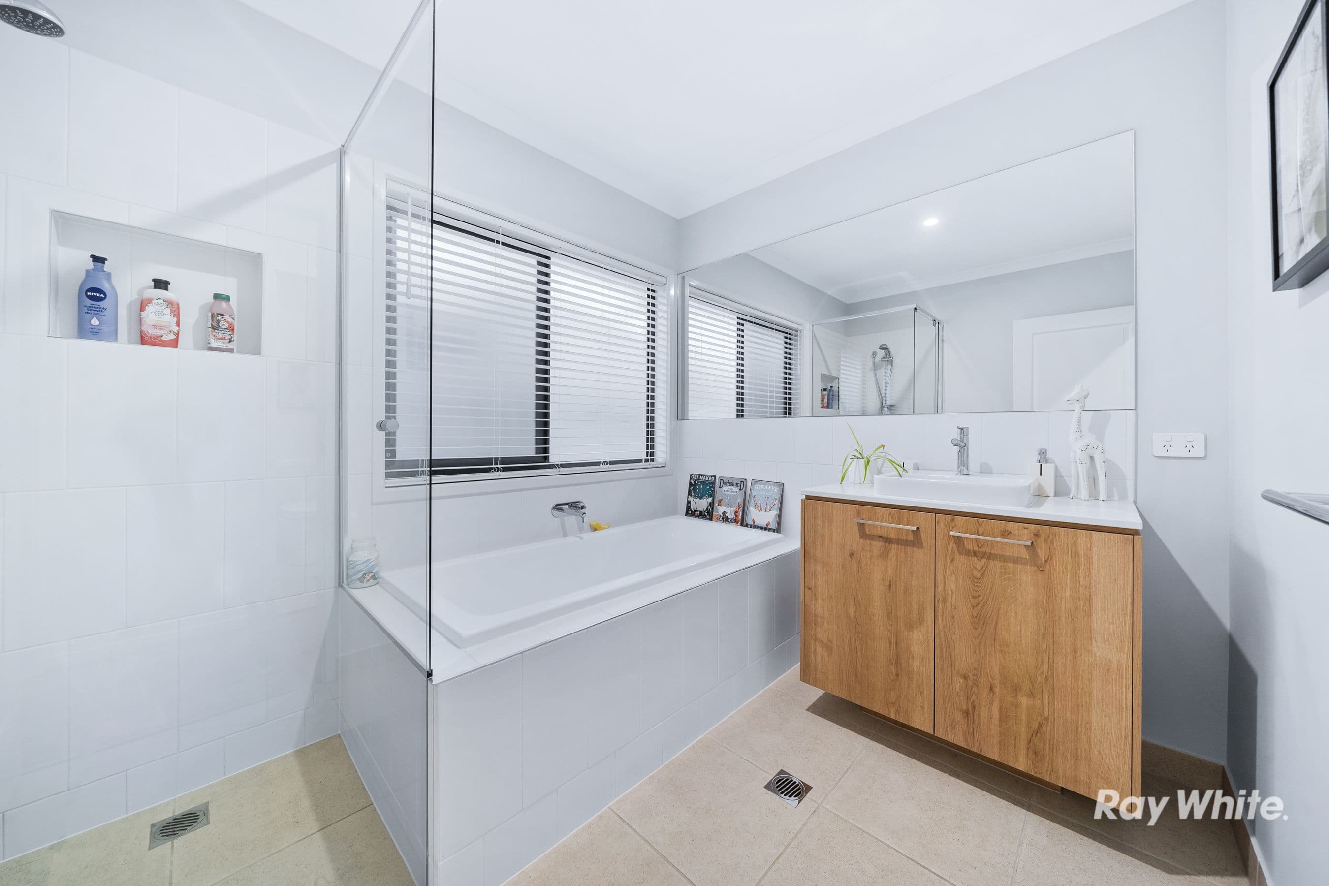 38 Leaf Street, Greenbank QLD 4124, Greenbank - Thumbnail 8