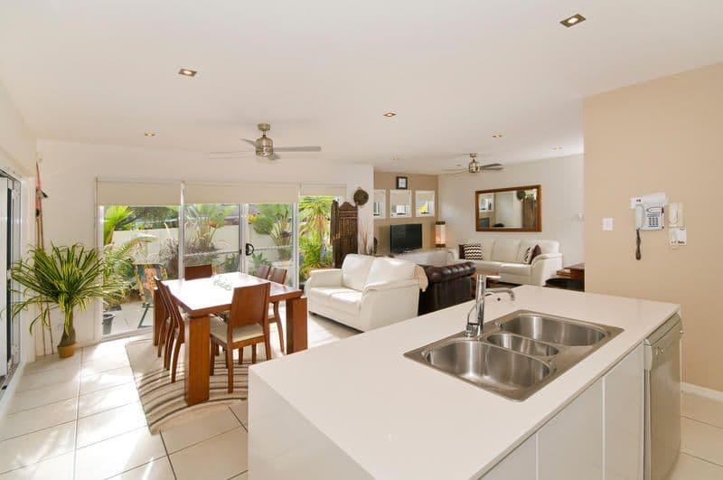 6 Tahiti Avenue, PALM BEACH QLD 4221, Palm Beach - Image 1