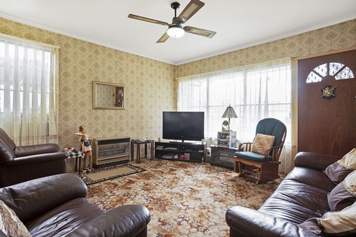 16 Centenary Crescent, Werribee VIC 3030, Werribee - Thumbnail 2