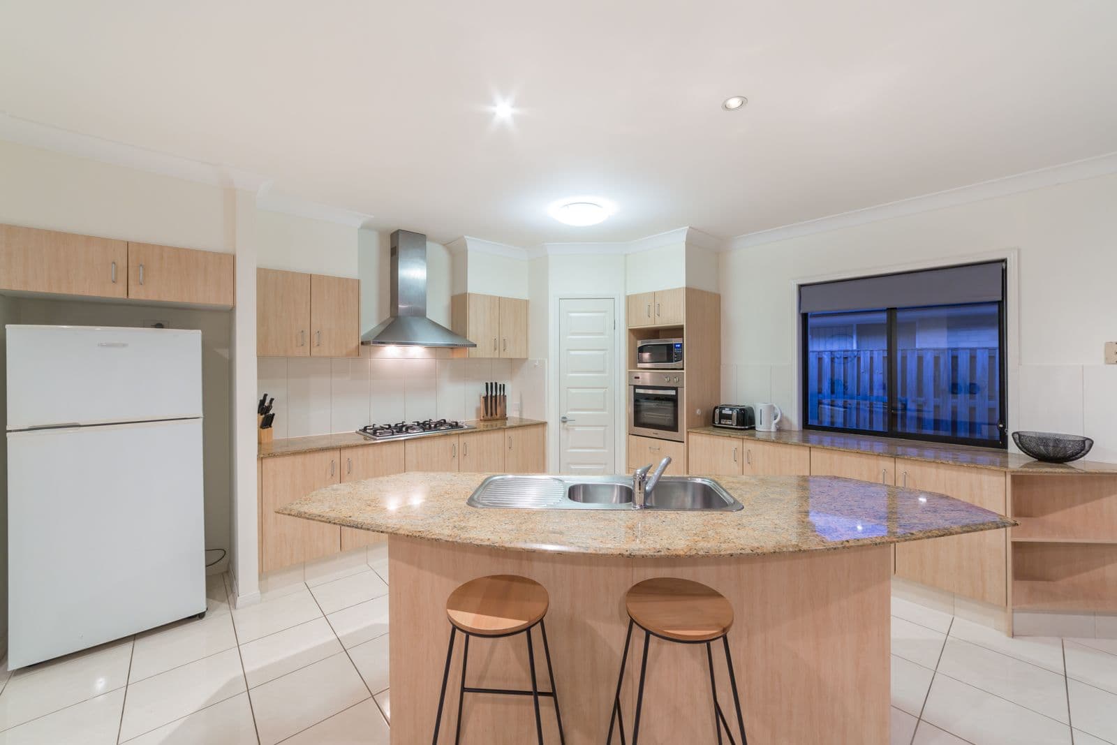7 Kingair Road, Upper Coomera QLD 4209, Upper Coomera - Thumbnail 2