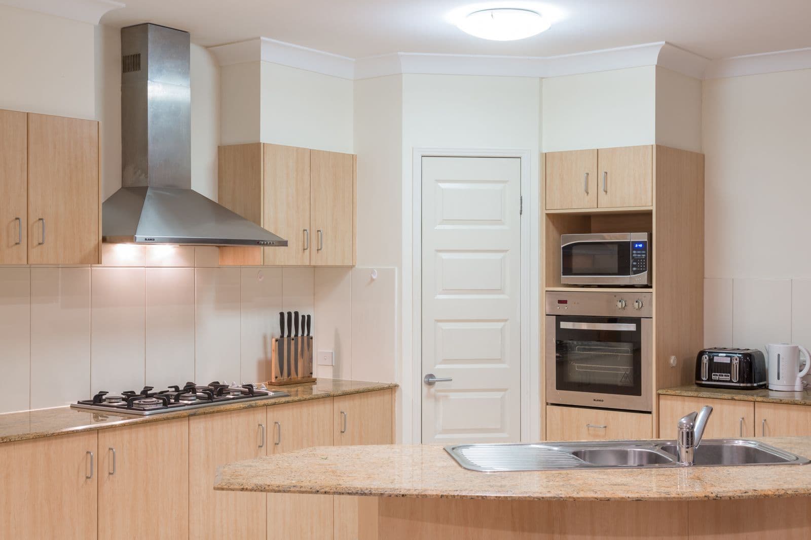7 Kingair Road, Upper Coomera QLD 4209, Upper Coomera - Thumbnail 6